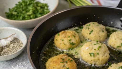 Beignets pommes de terre et herbes fraîches